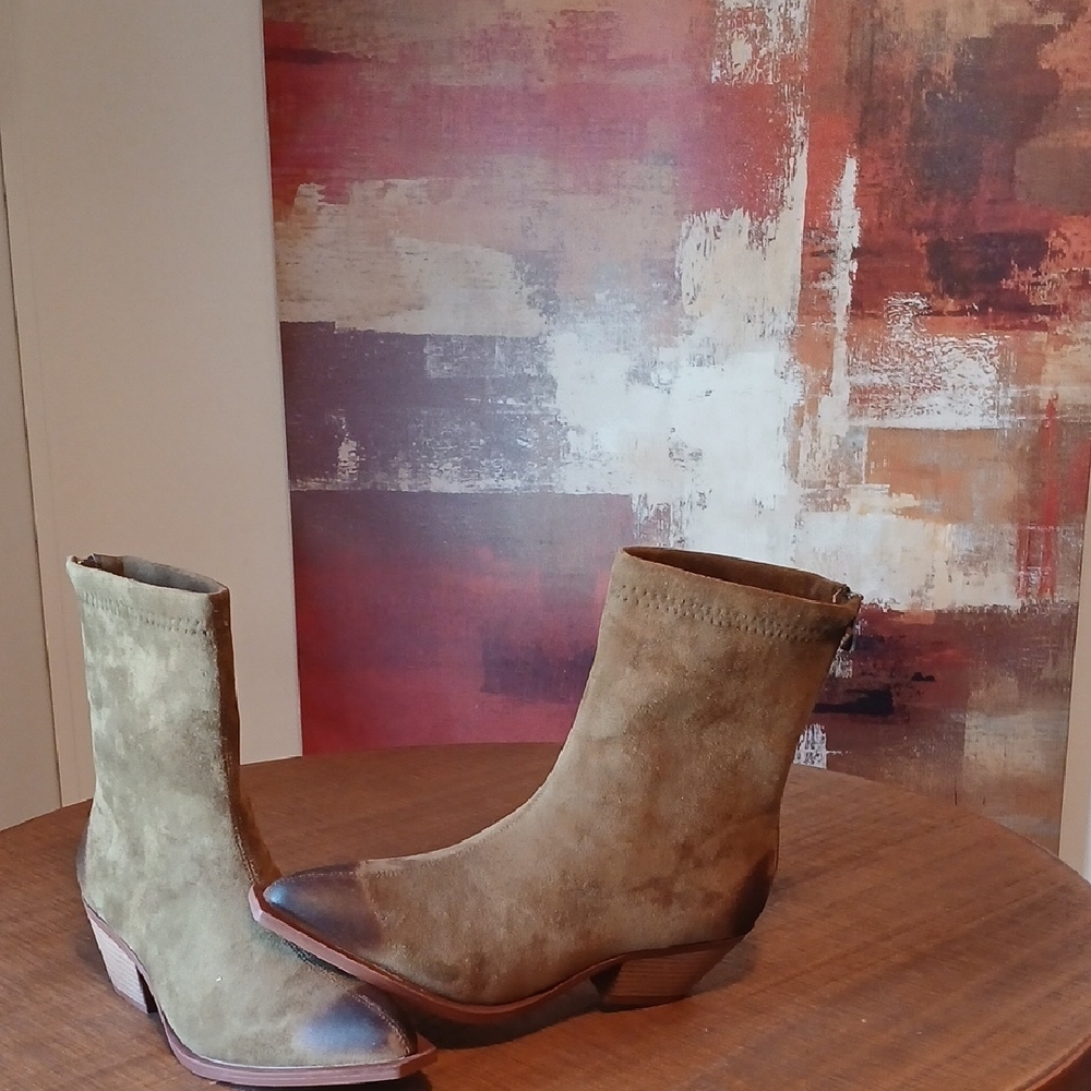 Source Unknown Olive Heeled Boots - image 3